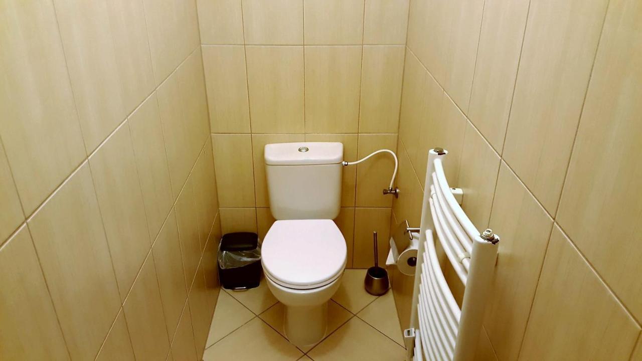 Apartment Smichov Prag Exteriör bild